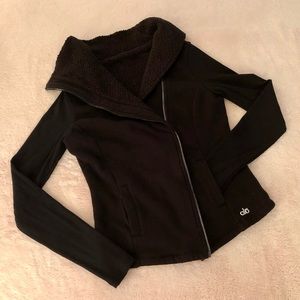 Alo women’s fleece yoga jacket sz XS